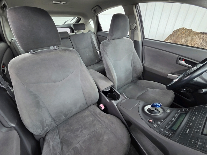 Photo 5 - Toyota Prius