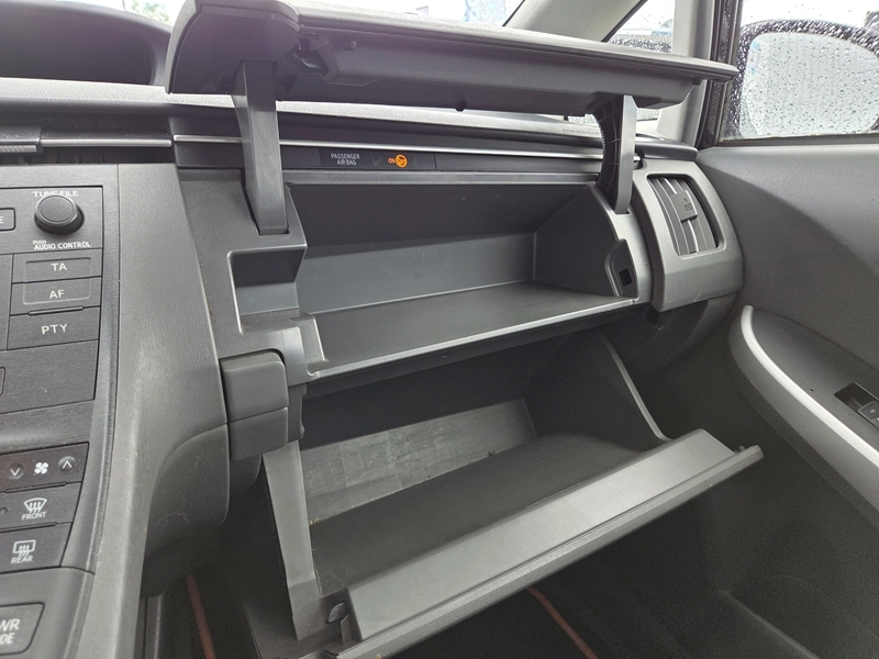 Photo 9 - Toyota Prius