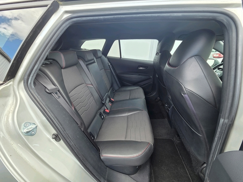 Photo 15 - Toyota Corolla Touring Spt