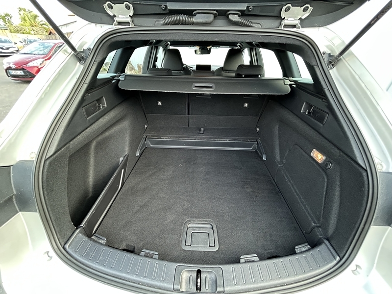 Photo 17 - Toyota Corolla Touring Spt