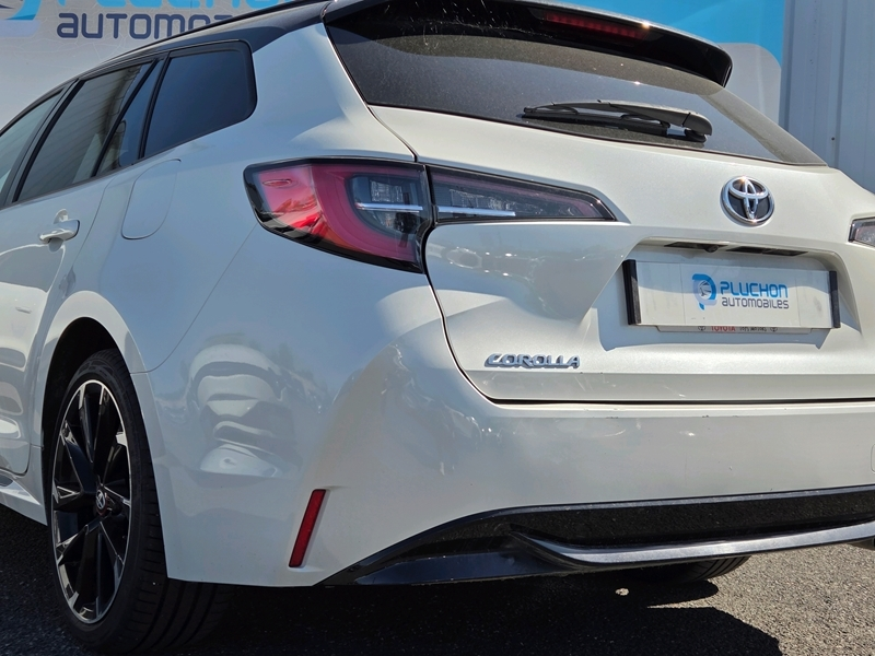 Photo 20 - Toyota Corolla Touring Spt