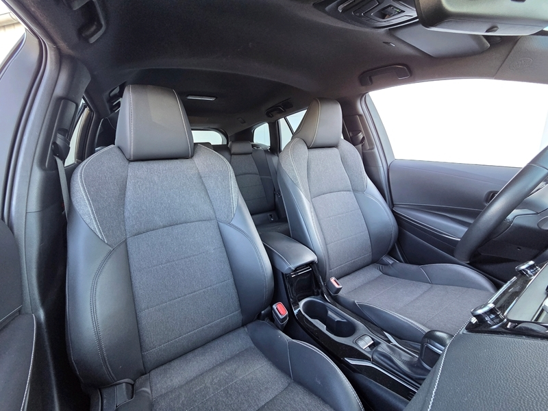Photo 5 - Toyota Corolla Touring Spt