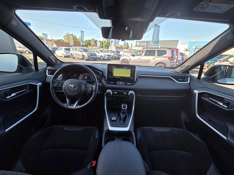 Toyota
                    RAV4