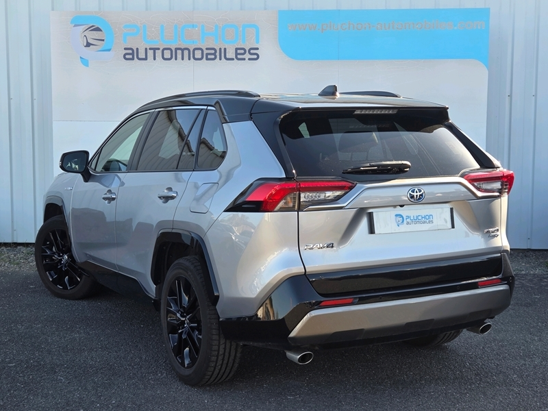Toyota
                    RAV4