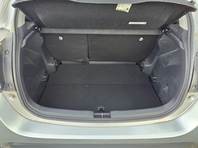 Photo 18 - Toyota Yaris