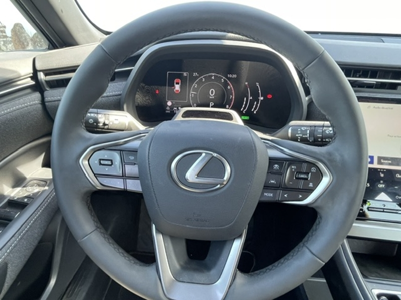 Photo 9 - Lexus Lbx