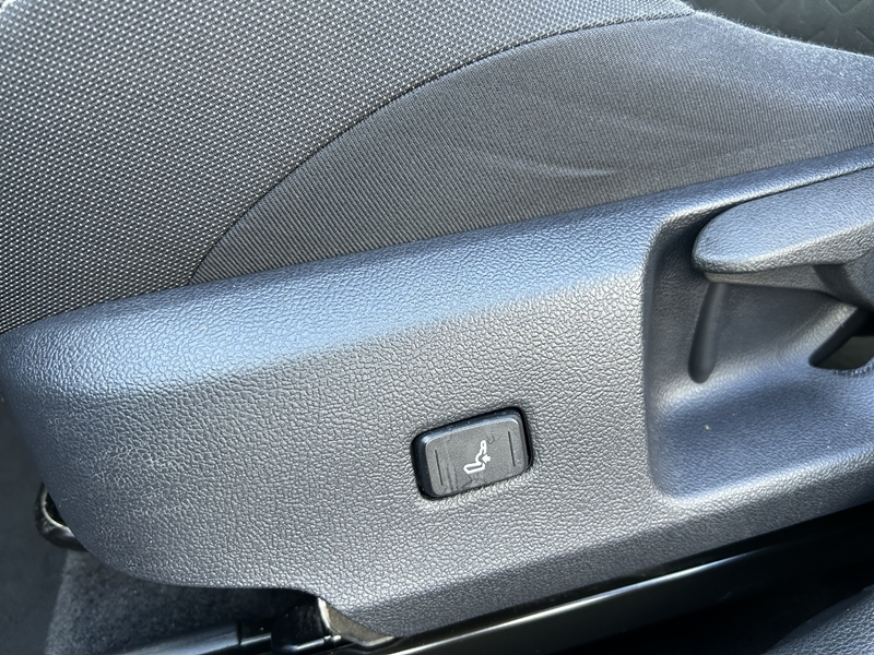 Photo 4 - Toyota Corolla Touring Spt