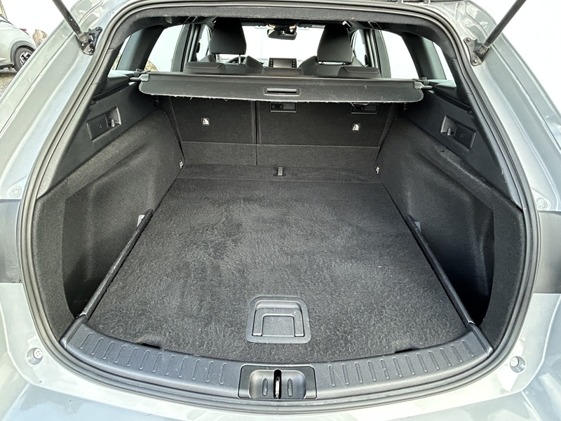 Photo 16 - Toyota Corolla Touring Spt