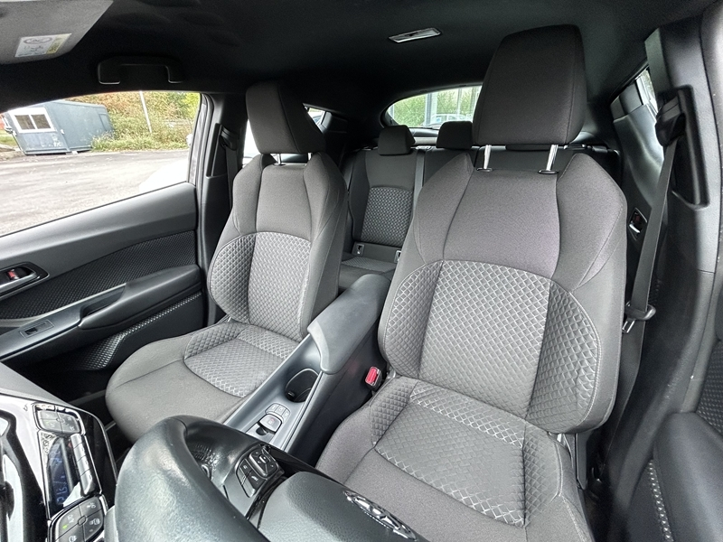Photo 16 - Toyota C-HR