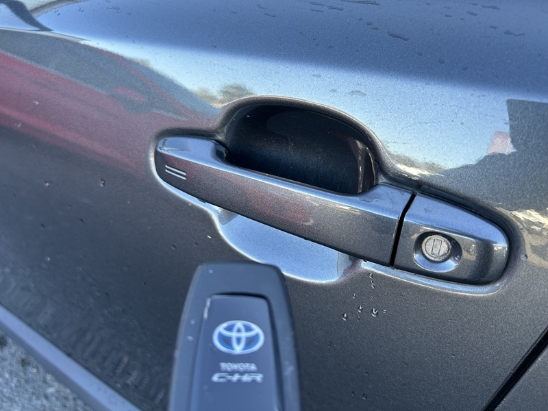 Photo 4 - Toyota C-HR
