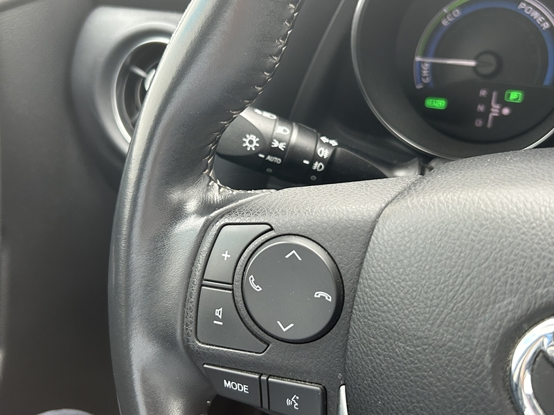 Photo 14 - Toyota Auris