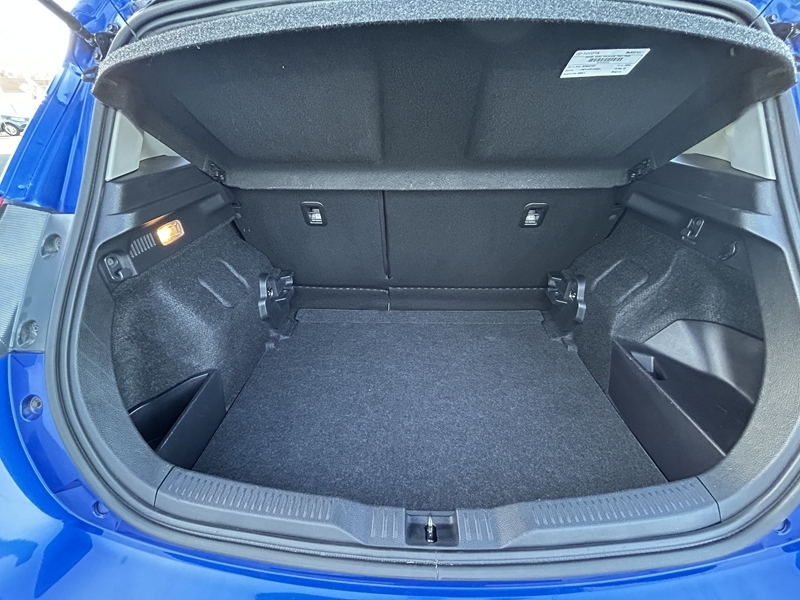 Photo 17 - Toyota Auris