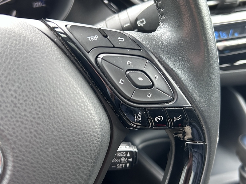 Photo 11 - Toyota C-HR