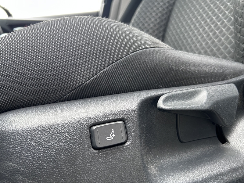 Photo 17 - Toyota C-HR