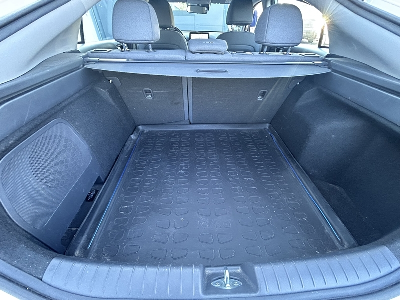 Photo 6 - Hyundai Ioniq