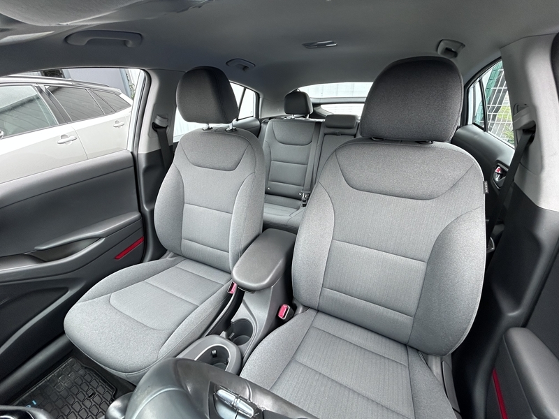 Photo 14 - Hyundai Ioniq