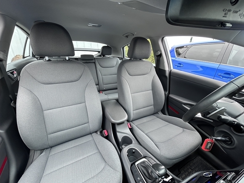 Photo 16 - Hyundai Ioniq