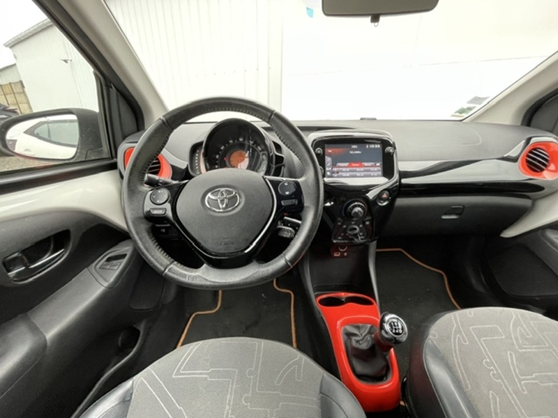 Photo 2 - Toyota Aygo