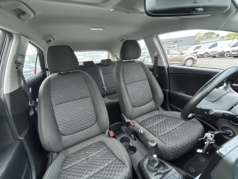Photo 7 - Kia Rio