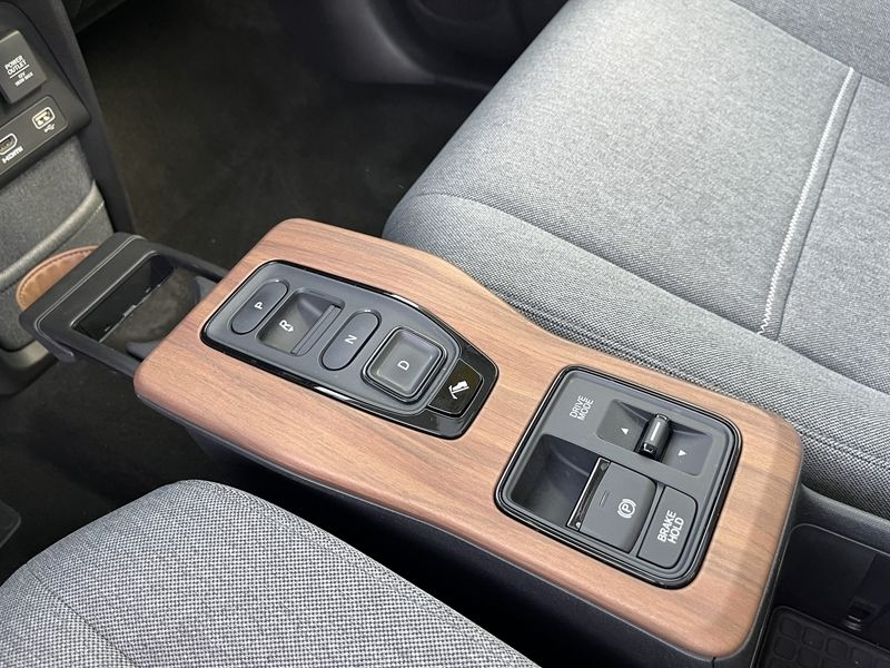 Photo 5 - Honda Honda E