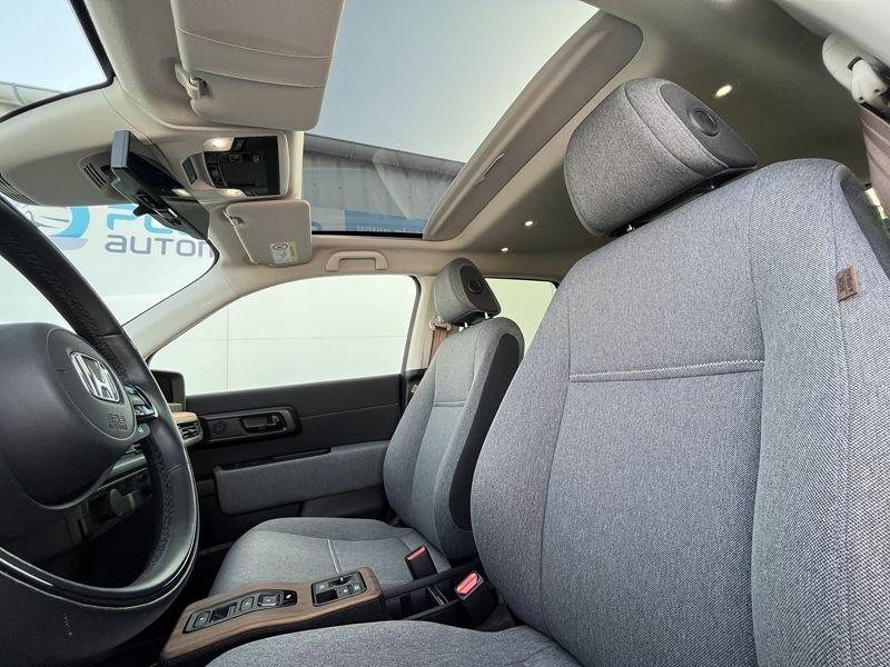 Photo 6 - Honda Honda E