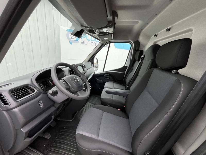 Nissan
                    Interstar Fg