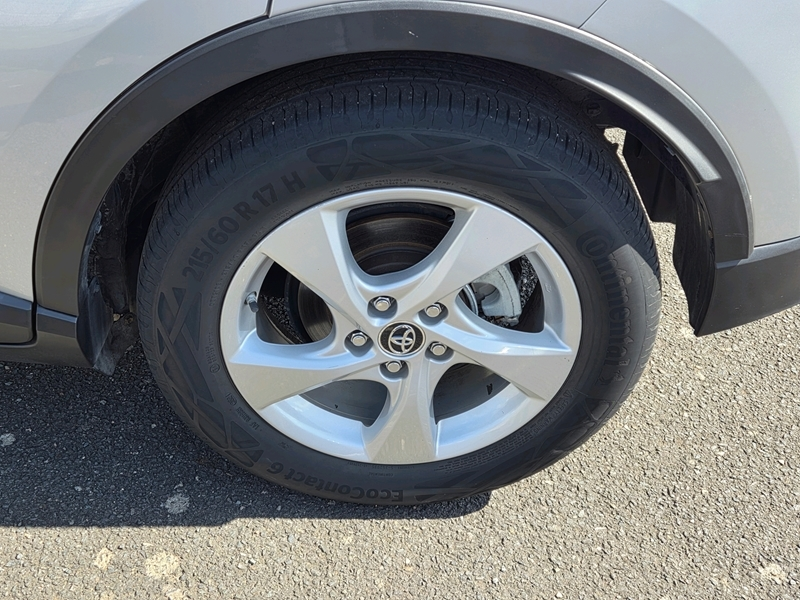 Photo 20 - Toyota C-HR