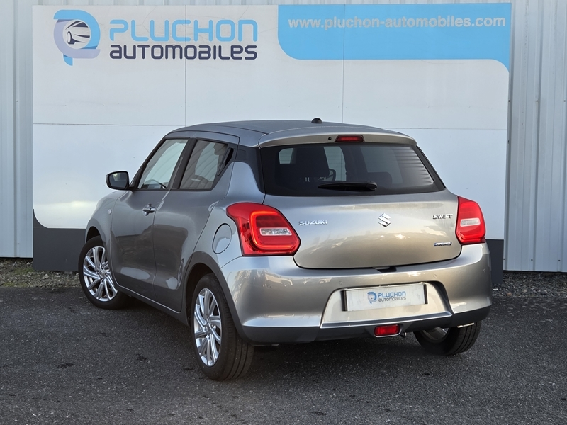 Photo 3 - Suzuki SWift