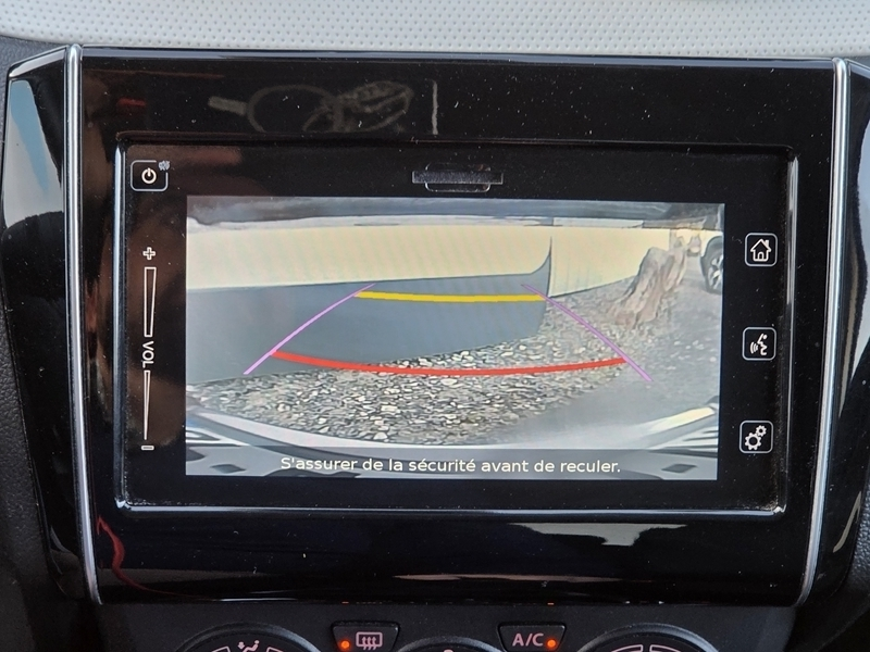 Photo 7 - Suzuki SWift