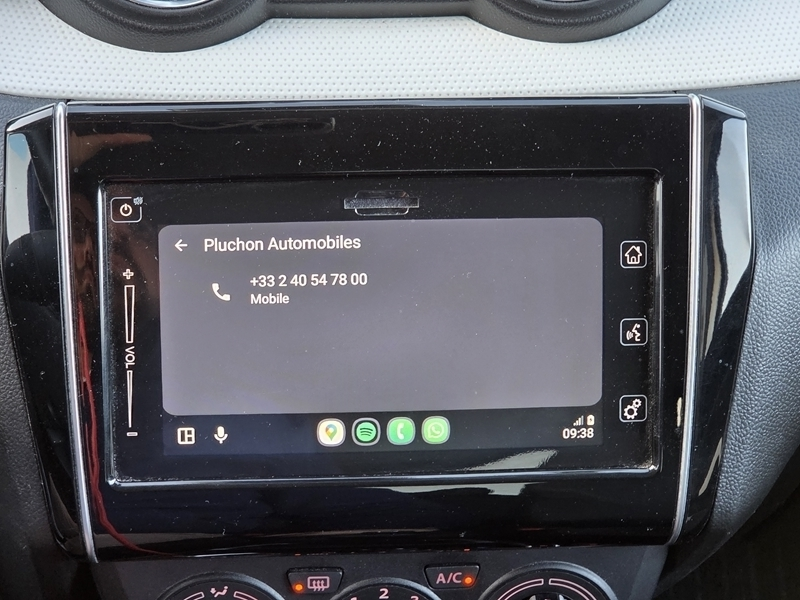 Photo 8 - Suzuki SWift