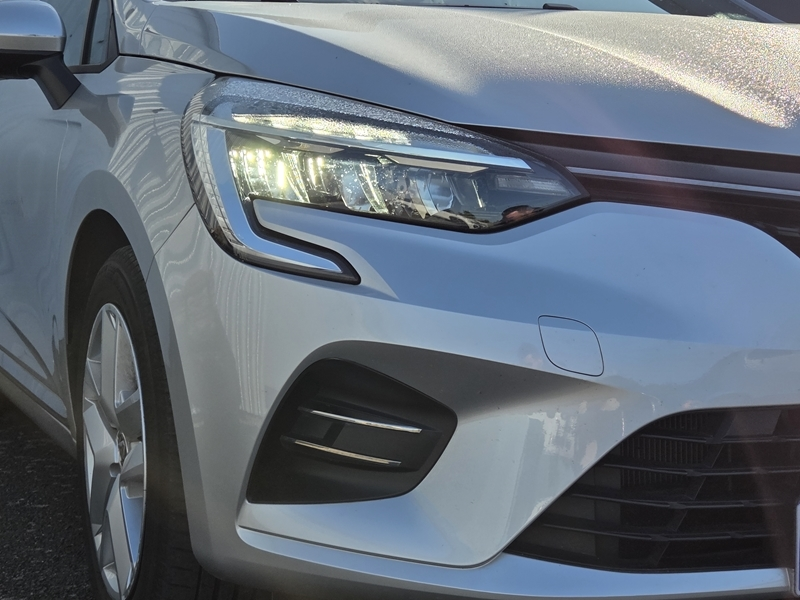 Photo 19 - Renault Clio V