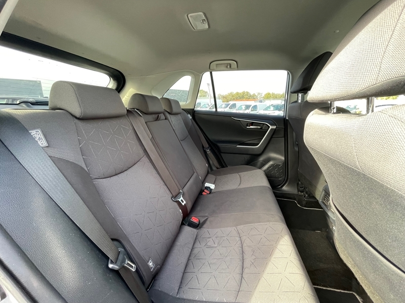 Photo 8 - Toyota RAV4