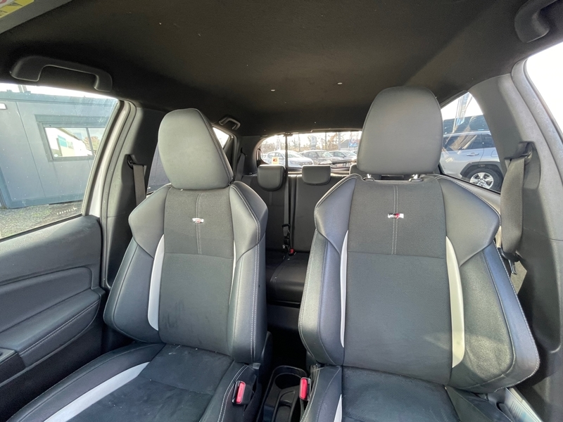 Photo 5 - Toyota Yaris