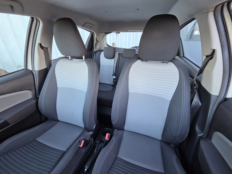 Photo 5 - Toyota Yaris