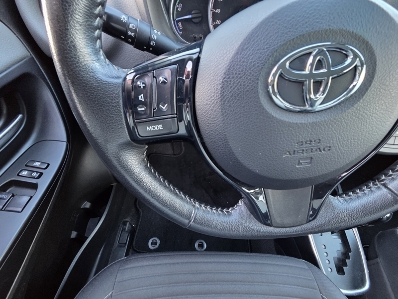 Photo 6 - Toyota Yaris