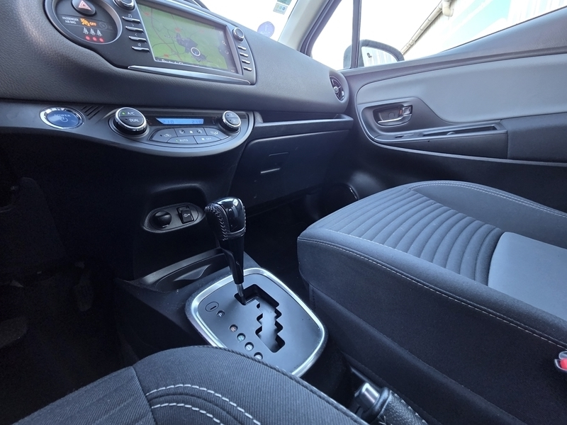 Photo 8 - Toyota Yaris