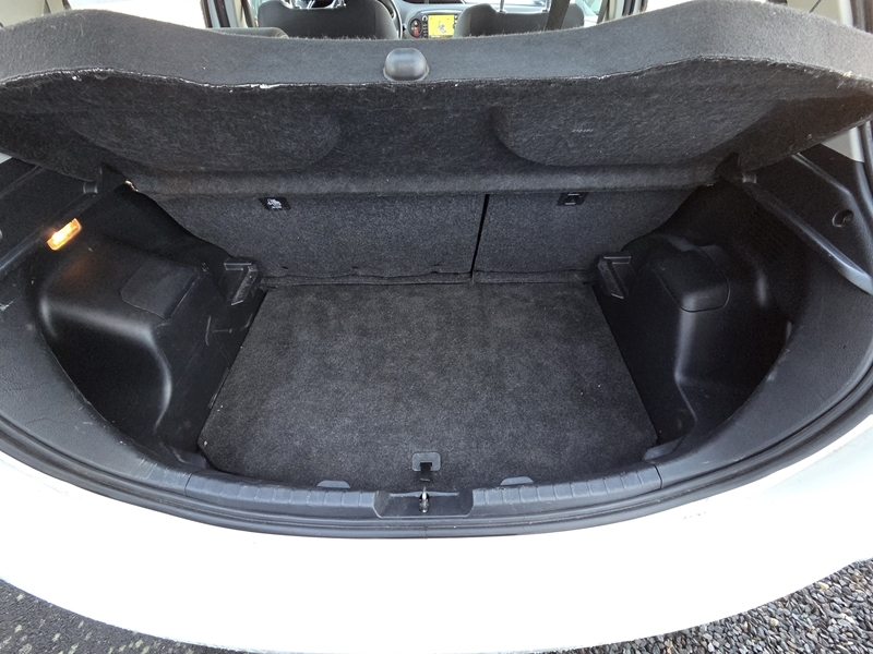 Photo 18 - Toyota Yaris