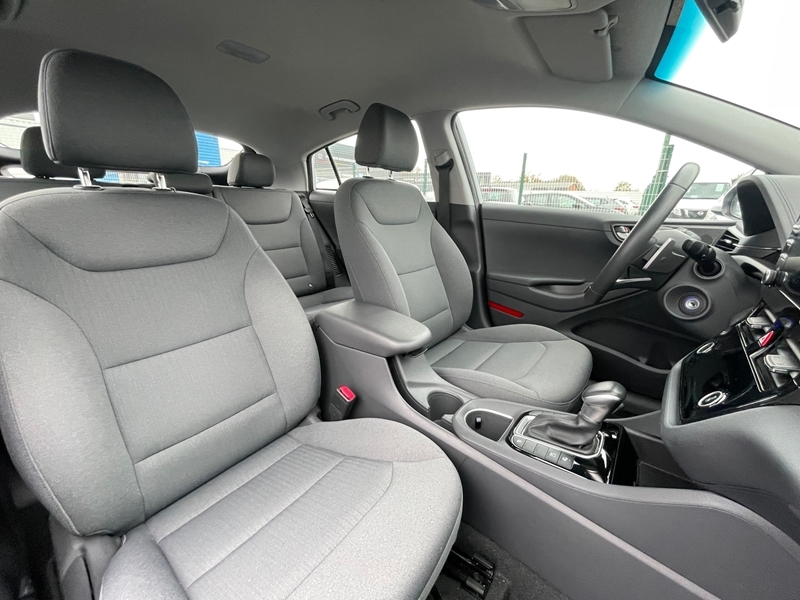 Photo 6 - Hyundai Ioniq