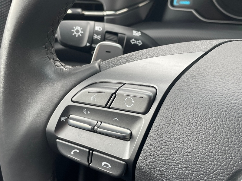 Photo 8 - Hyundai Ioniq