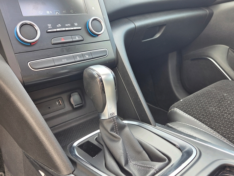 Photo 10 - Renault Megane IV