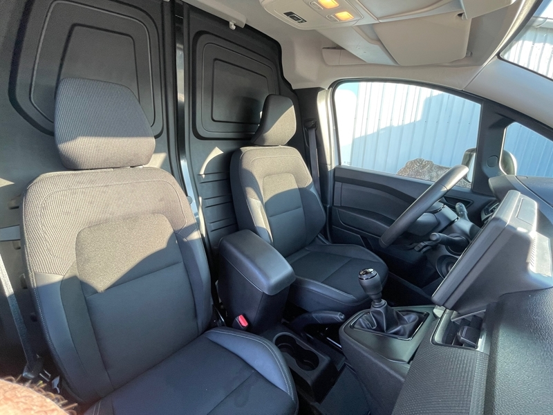 Photo 4 - Renault Kangoo Van