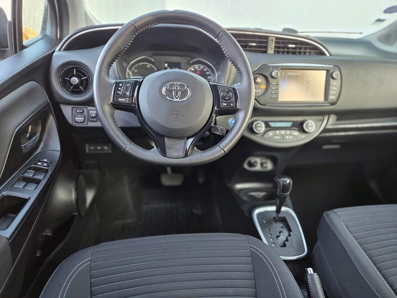 Photo 5 - Toyota Yaris