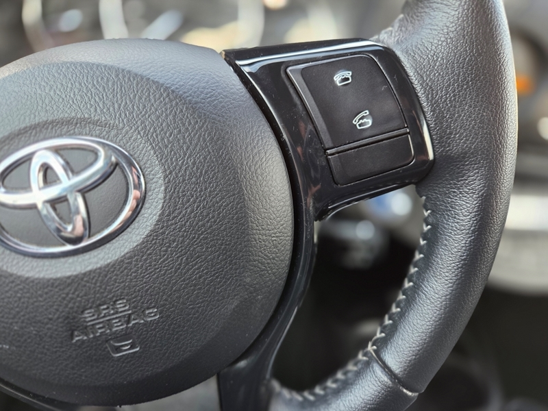 Photo 9 - Toyota Yaris