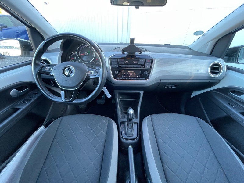 Volkswagen
                    E-Up!