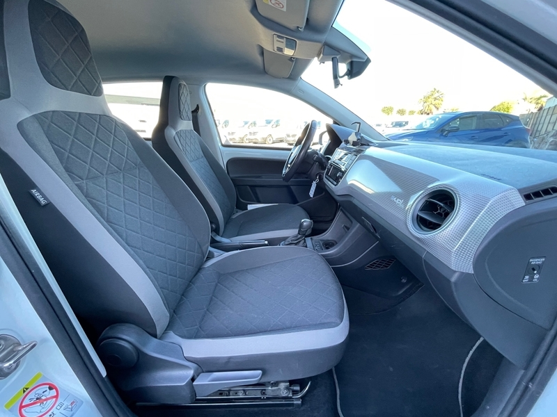 Photo 7 - Volkswagen E-Up!