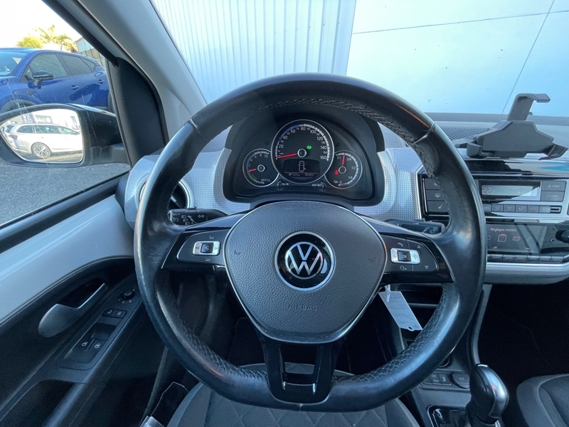 Photo 11 - Volkswagen E-Up!