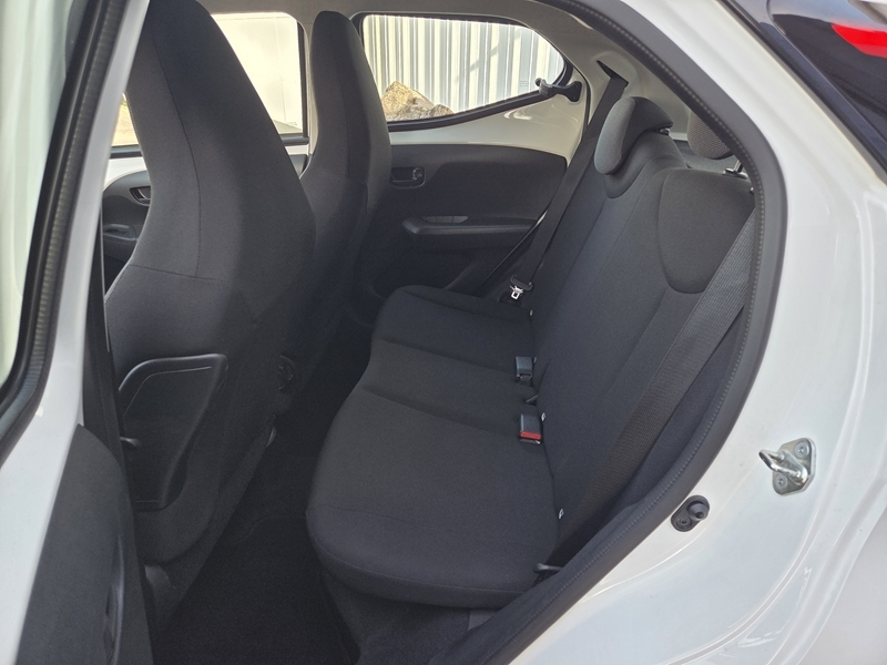 Photo 8 - Toyota Aygo