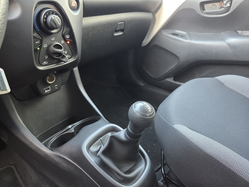 Photo 11 - Toyota Aygo