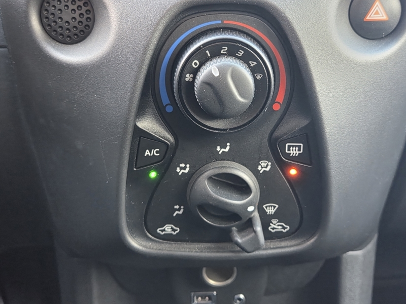 Photo 12 - Toyota Aygo