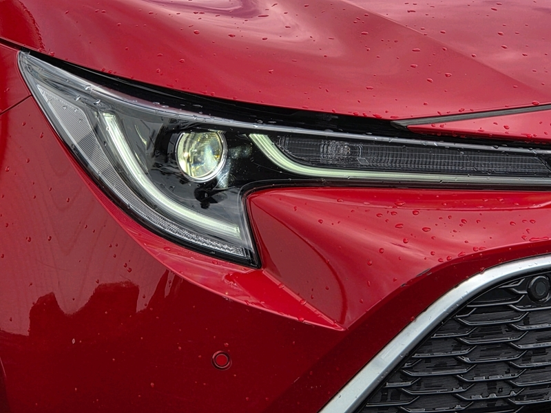 Photo 17 - Toyota Corolla Touring Spt